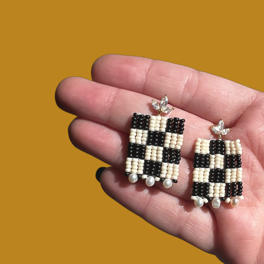 Nov22 Checkered Mini   beaded earrings